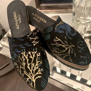 ALEXANDRIA WILLS CHICAGO HANDMADE LEATHER MULE